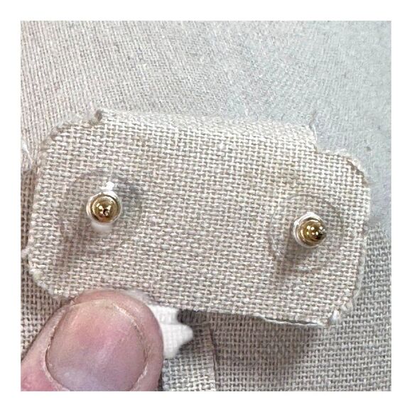 Vintage Sailboat Gold-Tone Stud Earrings Boat Beach Cruise Nautical Vacation - Picture 2 of 6